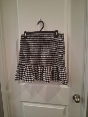 H&M Black and White Gingham Ruffle Mini Skirt Size Medium